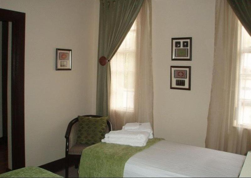 Goodey'S Guesthouse Pretoria Bilik gambar