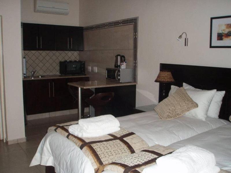 Goodey'S Guesthouse Pretoria Bilik gambar